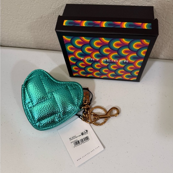 Kurt Geiger Kensington Heart Bag Charm Mid Green - Picture 7 of 8
